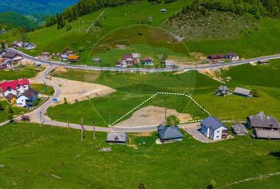Teren Construcții intravilan de 3962 mp, în Fundata - 4