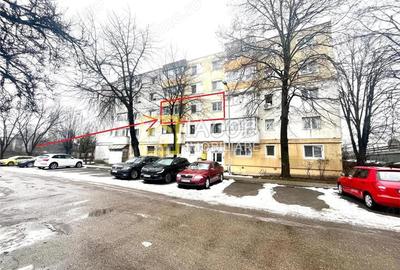 Apartament cu 4 camere decomandat în Narcisa - 15