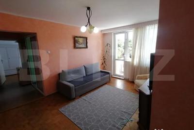 Apartament cu 3 camere semidecomandat, mobilat în Central - 1