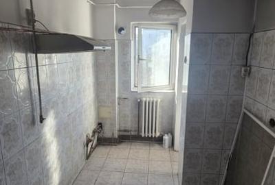 Apartament cu 2 camere semidecomandat în Baza 3 - 3