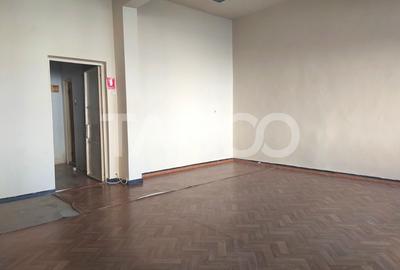 Spatiu comercial de inchiriat 48 mp zona Piata Noua Cisnadie - 2