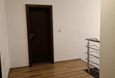 Duplex cu 5 camere cu Canalizare în Dumbrăvița - 12