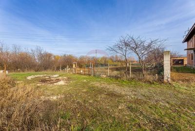 Teren Construcții intravilan de 844 mp, în Poltur - 5