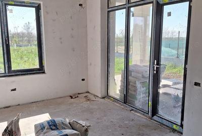 Casă cu 4 camere cu Teren 422 Mp în Săftica - 1