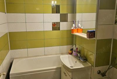 Apartament cu 3 camere semidecomandat în Broșteni - 9