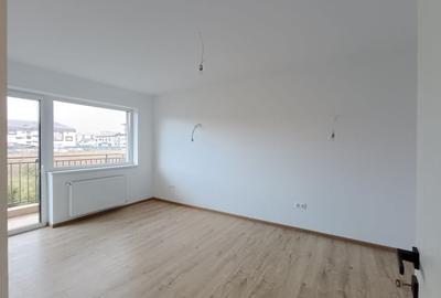 Apartament cu 2 camere decomandat în Tractorul - 1