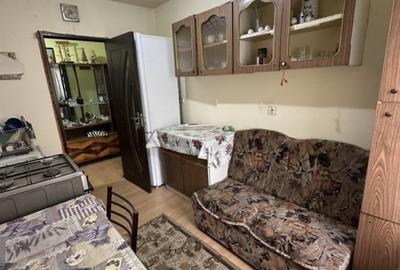 Apartament de vanzare - decomandat, 2 camere in Craiovita Noua - 2