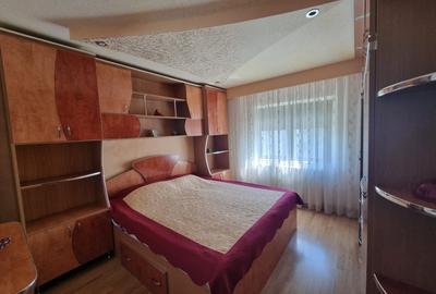 Apartament cu 3 camere decomandat, mobilat în Banca Națională