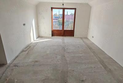 Casă cu 5 camere cu Teren 1644 Mp în Văcărești - 4