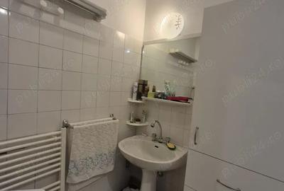 Apartament 2 camere, spatios, stare foarte buna