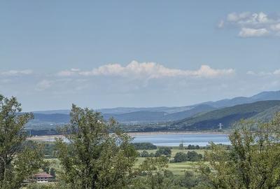 Teren de 4800 mp, în Clopotiva - 2