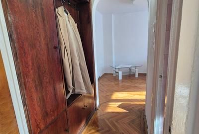 Apartament cu 3 camere semidecomandat, mobilat în Rahova - 10