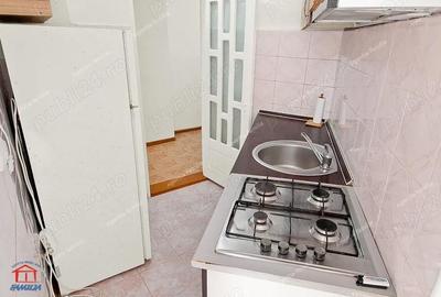 Garsonieră decomandată, mobilată în Port - 8