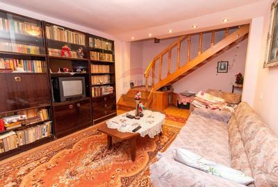Casa - Vila de vanzare cu 5 camere Valenii de Munte - Strada Bratocea - 3