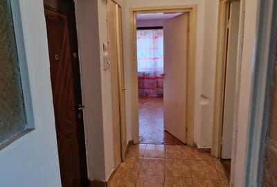 Apartament cu 4 camere semidecomandat în Deve