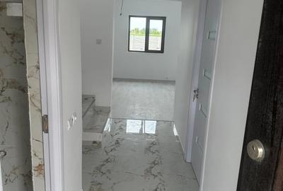 Casă cu 5 camere cu Teren 248 Mp în Central