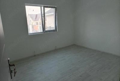 Casă cu Teren 210 Mp în Central - 1