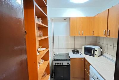 Proprietar Inchiriez apartament 2 camere, zona Pia?a Doina - 5