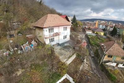 Casă cu 5 camere cu Teren 250 Mp în Exterior Sud - 10