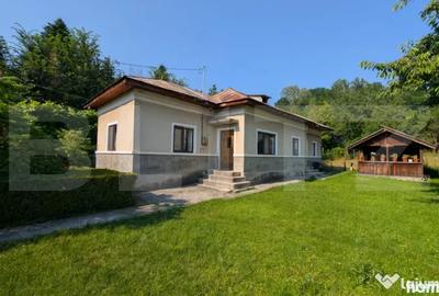 Casă cu 3 camere cu Teren 2180 Mp în Central
