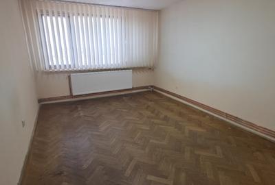 Apartament cu 2 camere decomandat în Circumvalațiunii - 4