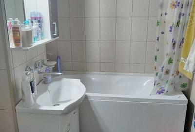 Apartament cu 2 camere decomandat în Sărari - 4