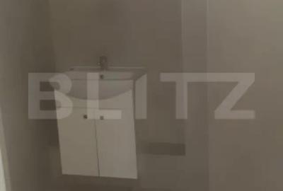 Spațiu comercial, de 96 mp, în Central - 8