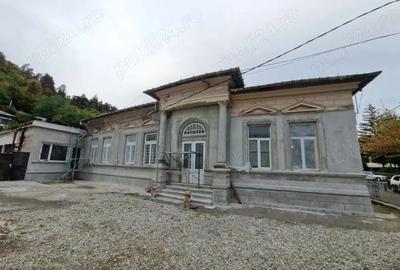 Casă cu 6 camere cu Teren 800 Mp în Central - 6