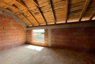 Casă cu 3 camere cu Teren 305 Mp în Urseni - 12