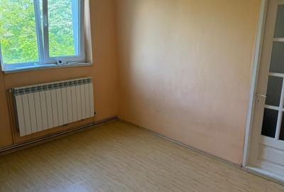 Apartament cu 2 camere nedecomandat în Central