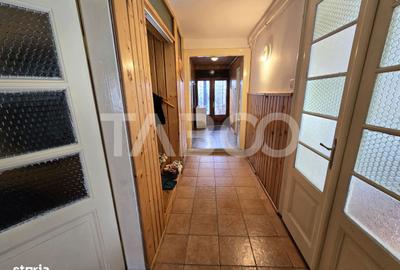 Apartament cu 3 camere decomandat, mobilat în Sub Arini - 14