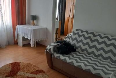 Apartament cu 2 camere semidecomandat în Micro 40 - 2
