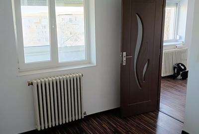 Apartament cu 3 camere semidecomandat în Tomești - 3