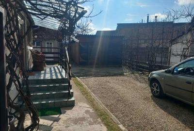 Casă cu 4 camere în Central - 2