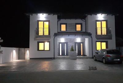 Duplex cu 5 camere cu Canalizare în Utvin - 2