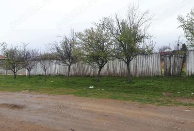 Teren de 2000 mp, în Devesel - 1