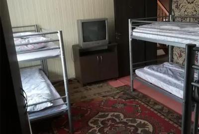 Casă cu 10 camere cu Teren 50 Mp în Dârste - 4