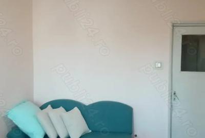 Vand apartament 3 camere decomandate, 3 balcoane, micro 38, bloc Z , etaj 4 din 5 - 6