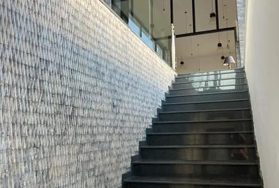 Spațiu comercial, de 1,400 mp, în Centură - 1