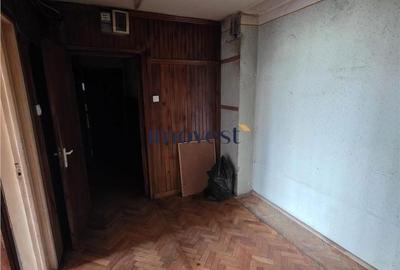 Apartament cu 3 camere decomandat în Micro 15