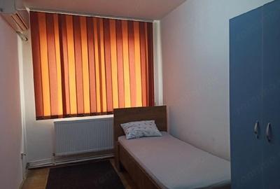 Casă cu 15 camere cu Teren 1000 Mp în Central - 1