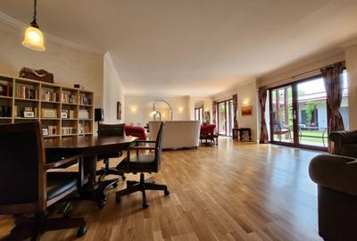 Baneasa Vila cu piscina si curte interioara Baneasa Vila cu piscina si curte interioara - 4