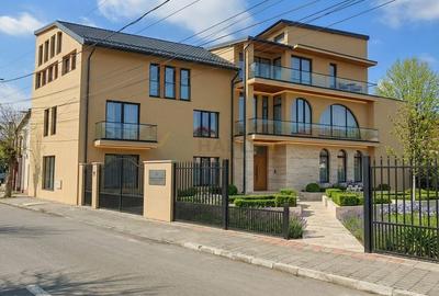 Casă individuală cu 6 camere cu Canalizare în Central - 2