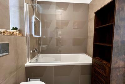 Apartament cu 2 camere semidecomandat, mobilat în Tractorul - 7