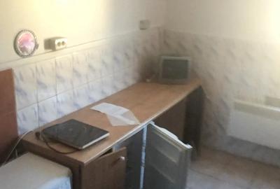 Vand garsoniera 12 mp - 1