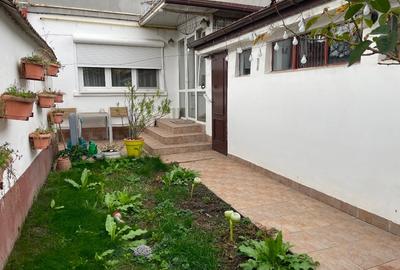 Apartament 3 camere in vila, curte proprie, garaj, pivinta, zona Postei -Vlahuta - 1