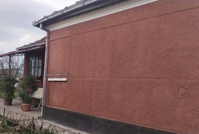 Casă cu 3 camere cu Canalizare în Amați