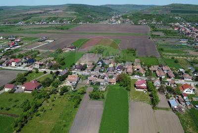 Teren intravilan 1.400 mp, imprejmuit integral - Livada, comuna Iclod - 7