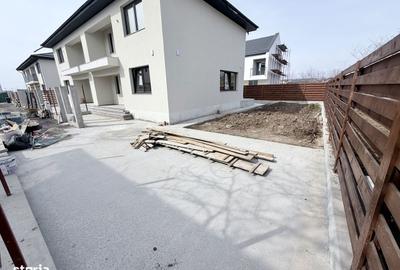 Casă cu Canalizare în Central