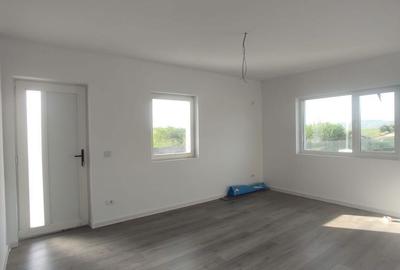 Casă cu 3 camere în Ciurbești - 6